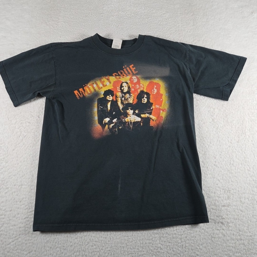 Motley Crue Shirt Red White Crue Tour‎ Concert Band Tee Anvil 2005  Size Medium